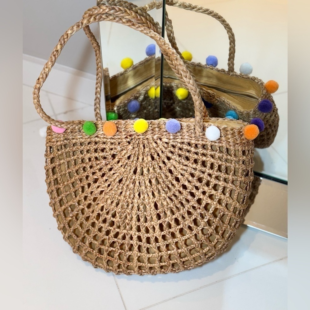 Hand crafted woven tote bag- chic fun design! - Picture 3 of 5